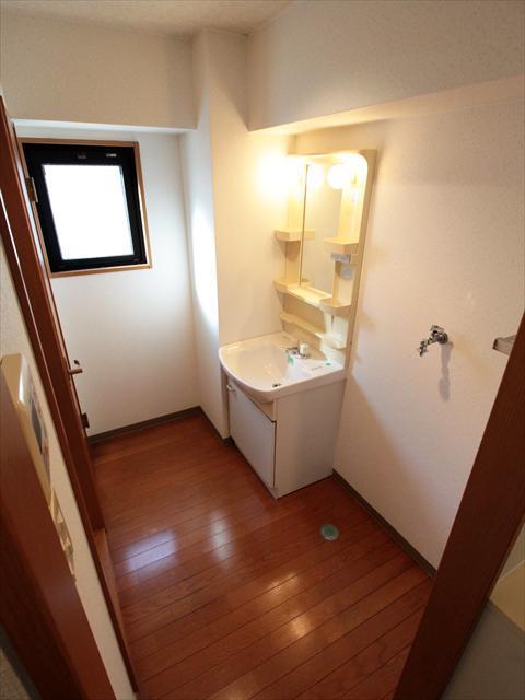 洗面設備　松山市緑町　サンローズィア緑町　洗面所