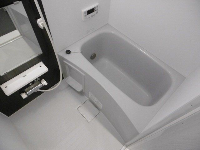 バス・シャワールーム　バスルームです。