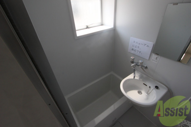 バス・シャワールーム　新品のお風呂に入れ替えられています！