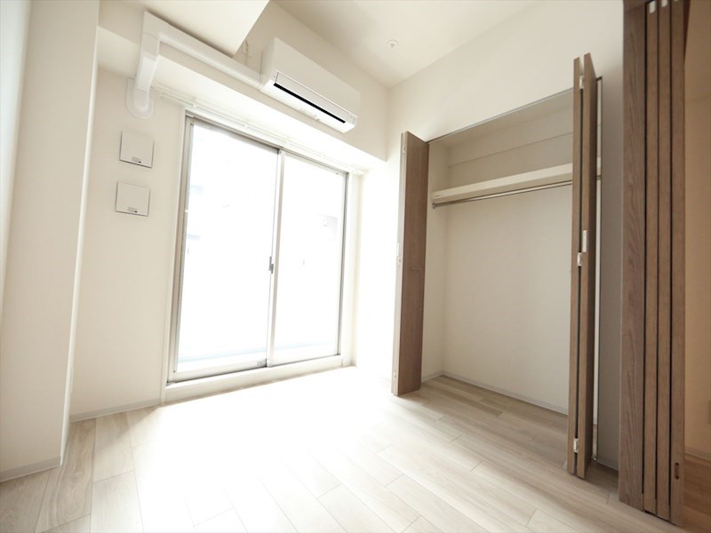 バルコニー　洋室3.7帖　クローゼット付　エアコン完備　バルコニー