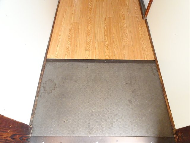 玄関　収納もある玄関です