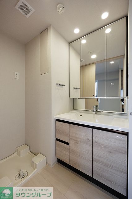 洗面設備　※写真は同タイプ住戸です。