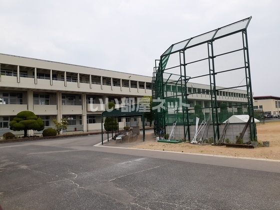 中学校　瀬戸内市立邑久中学校（中学校）まで1696m
