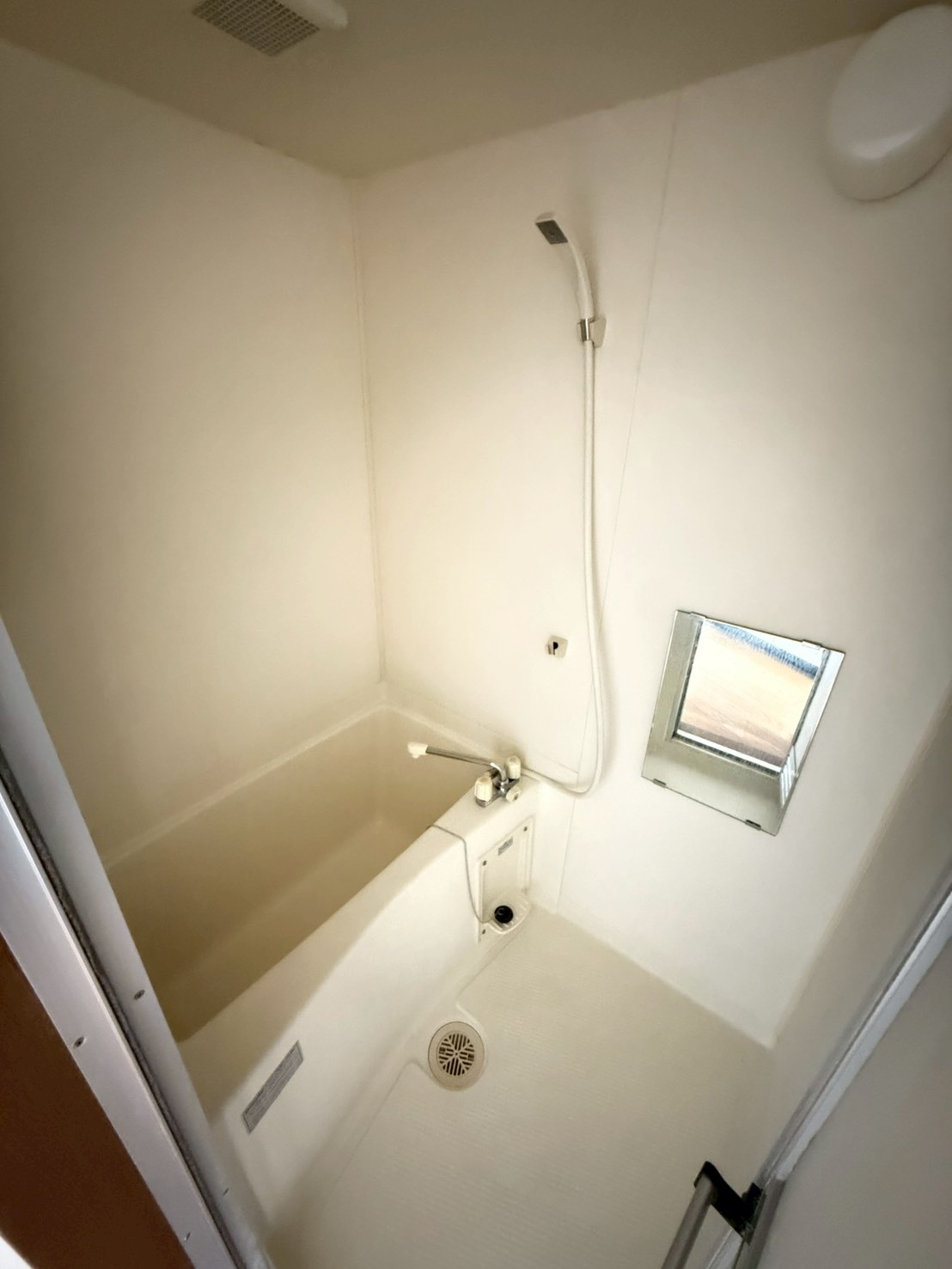 バス・シャワールーム　ゆったり過ごせるお風呂です