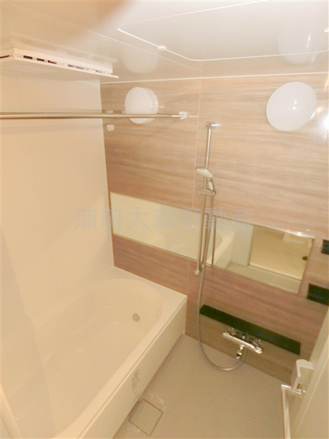 バス・シャワールーム　追焚と浴室暖房乾燥機付きのバスルーム　お風呂