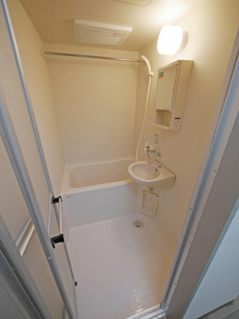 バス・シャワールーム　広めなバスルーム