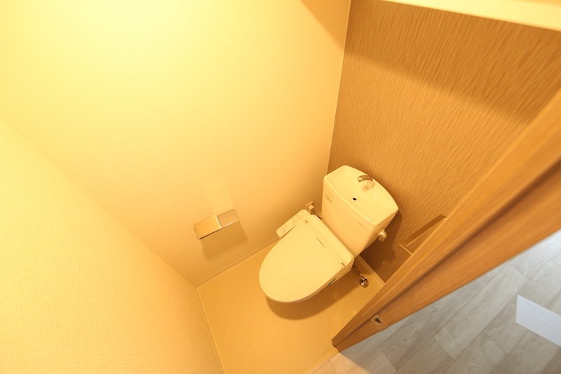 トイレ　温水洗浄暖房便座付トイレ