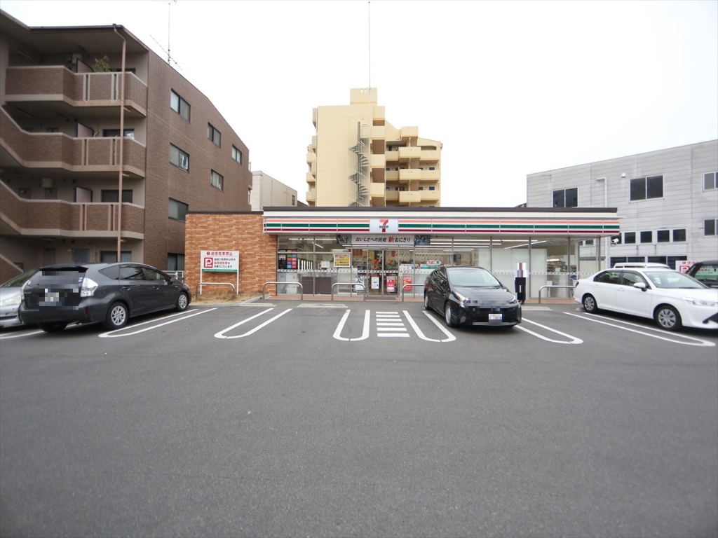 コンビニ　セブンイレブン　名古屋金山5丁目店（コンビニ）まで240m