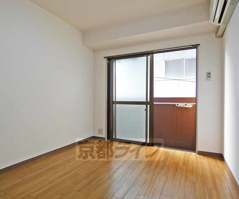 居室・リビング　広々としたお部屋です！