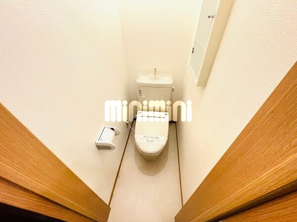 トイレ　ウォームレット付きのトイレ