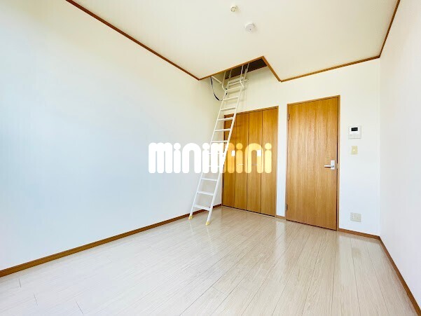 その他　荷物置きに便利なロフトスペース