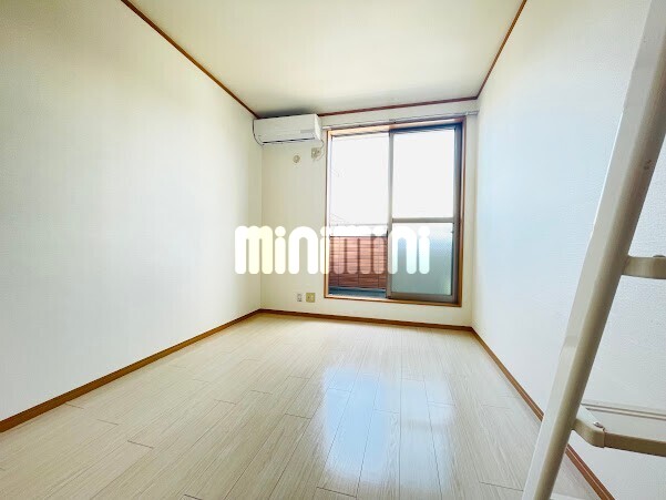 居室・リビング　平成２９年４月に床張替え済み