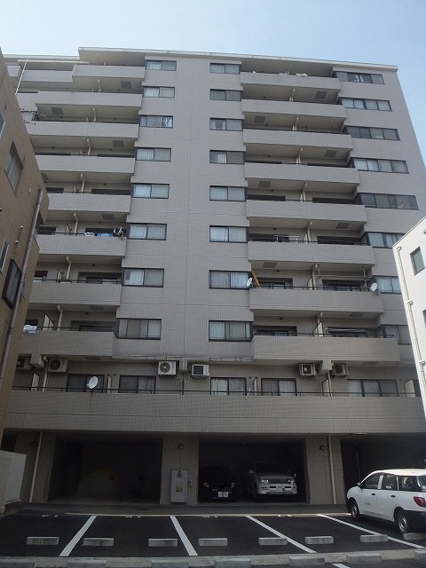 建物外観　「東神奈川駅徒歩5分のマンションです」