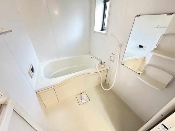 バス・シャワールーム　※別部屋の写真です