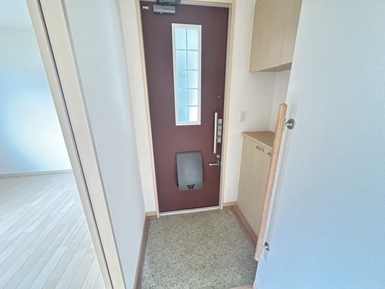 玄関　※別部屋の写真です