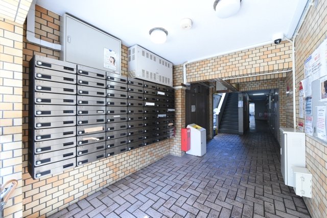 エントランス　ゆとりのあるエントランスです