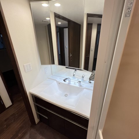 洗面設備　同仕様タイプです
