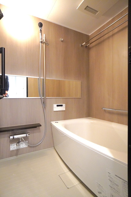 バス・シャワールーム　※写真は同タイプ住戸です。