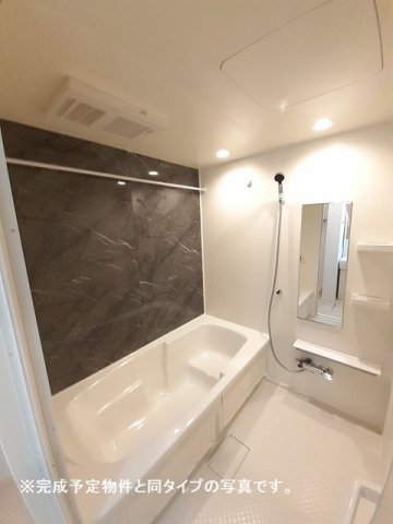 バス・シャワールーム　コンパクトで使いやすいお風呂です