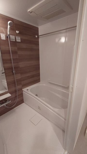 バス・シャワールーム　※写真は同タイプ住戸です。