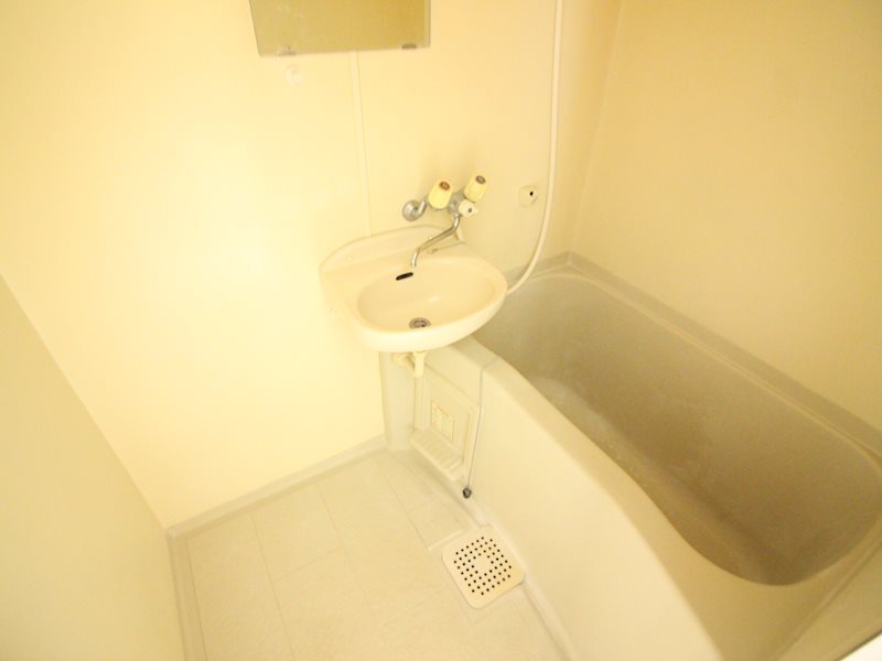 バス・シャワールーム　別号室イメージ