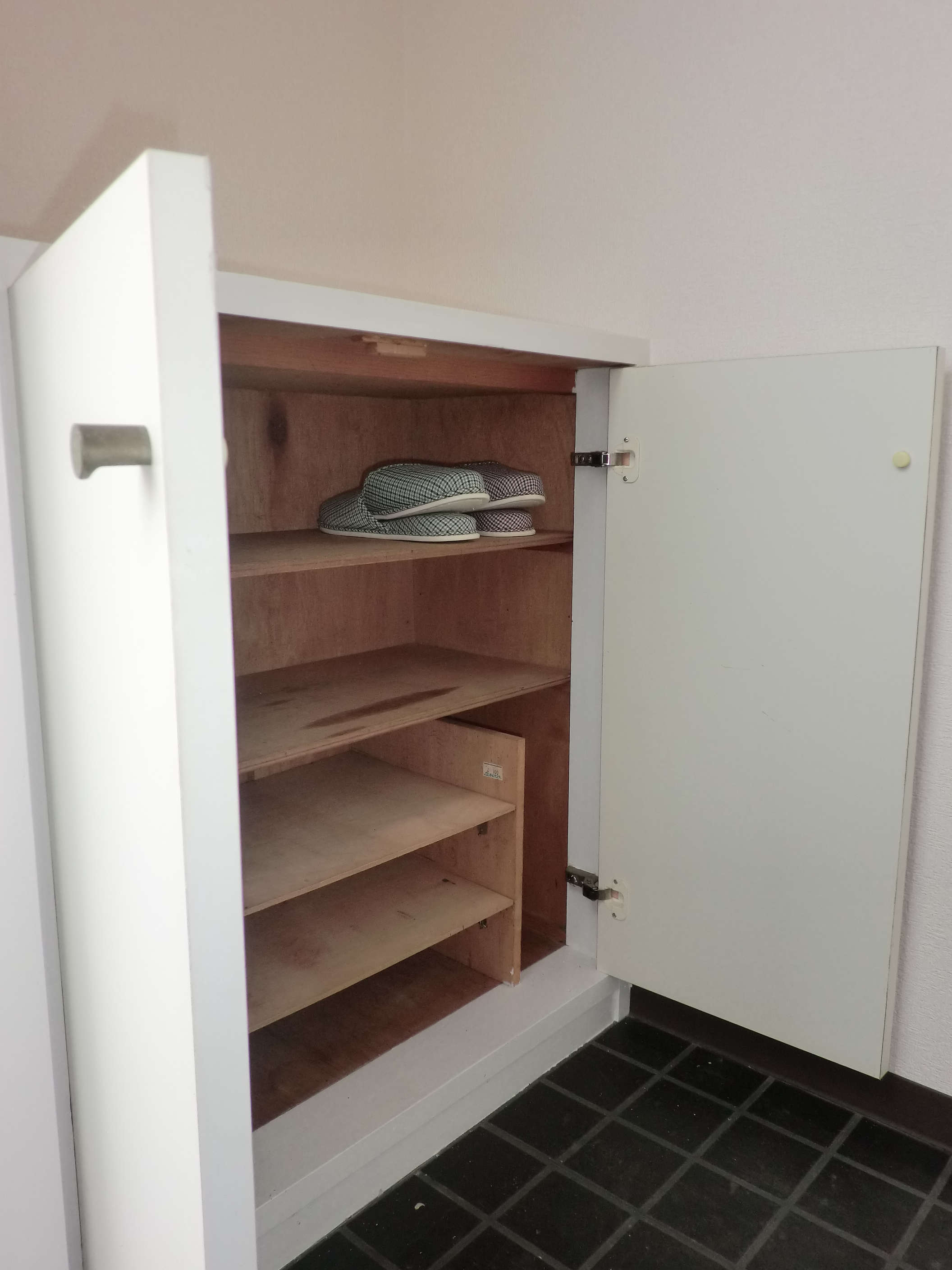 玄関　※別部屋参考写真☆玄関にはシューズBOXあり☆