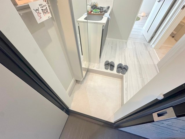 玄関　玄関が大きいと、とても解放感があります。