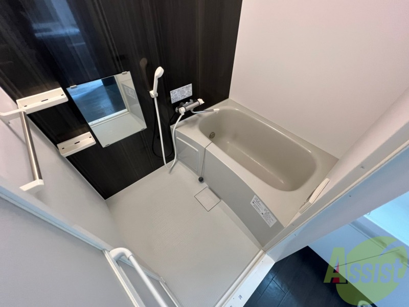 バス・シャワールーム　お風呂になります。一日の疲れを癒してくださいね。