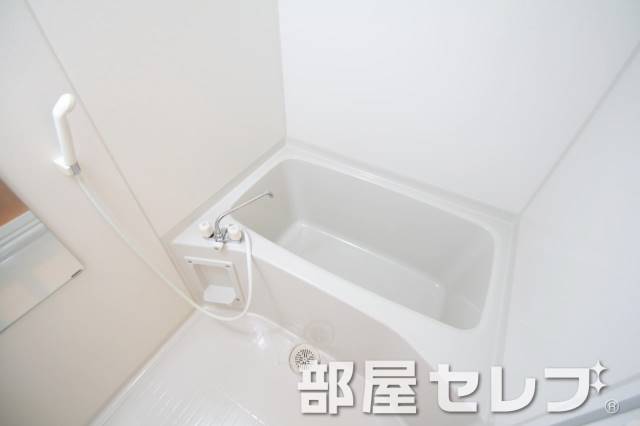 バス・シャワールーム　お風呂もきれいにしています。