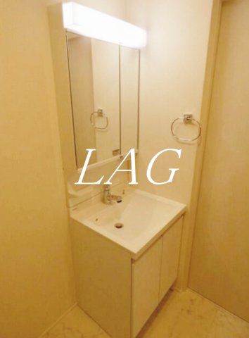 洗面設備　独立洗面台です。