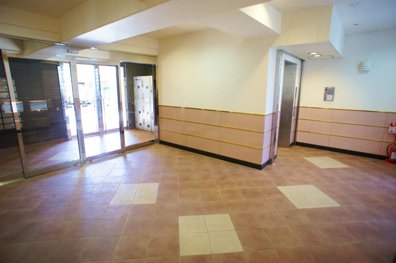 ロビー　ゆとりのあるロビーです