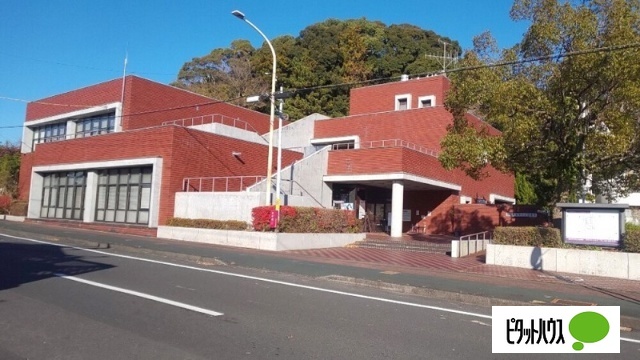 図書館　藤枝市立図書館（図書館）まで2638m