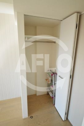 収納　ラシュレエグゼ難波南　クローゼット