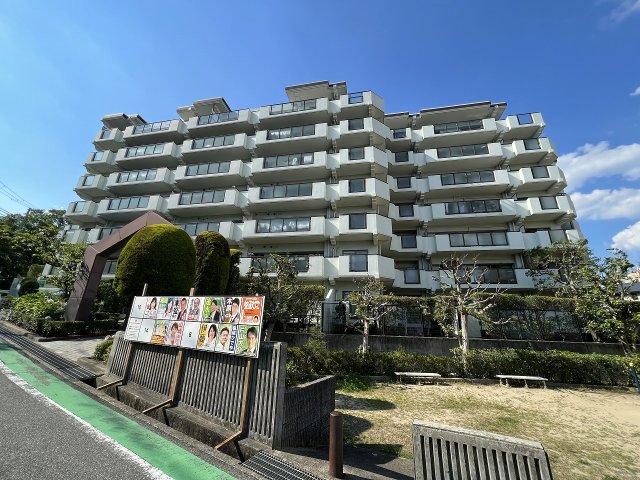 建物外観　オートロック・防犯カメラ付きで安心です！