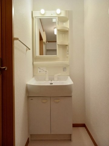 洗面設備　脱衣スペースもあります