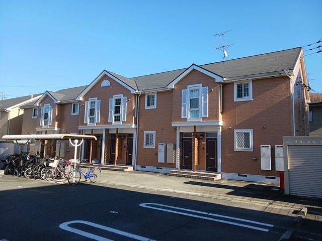 建物外観　落ち着いた雰囲気の外観です