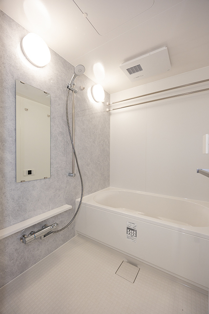 バス・シャワールーム　※写真は同タイプ住戸です。