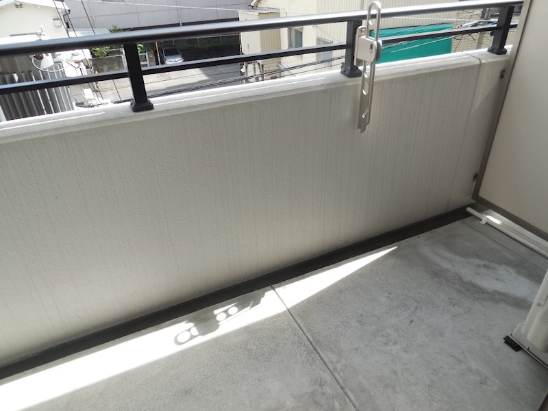 バルコニー　南向き・広々ベランダ