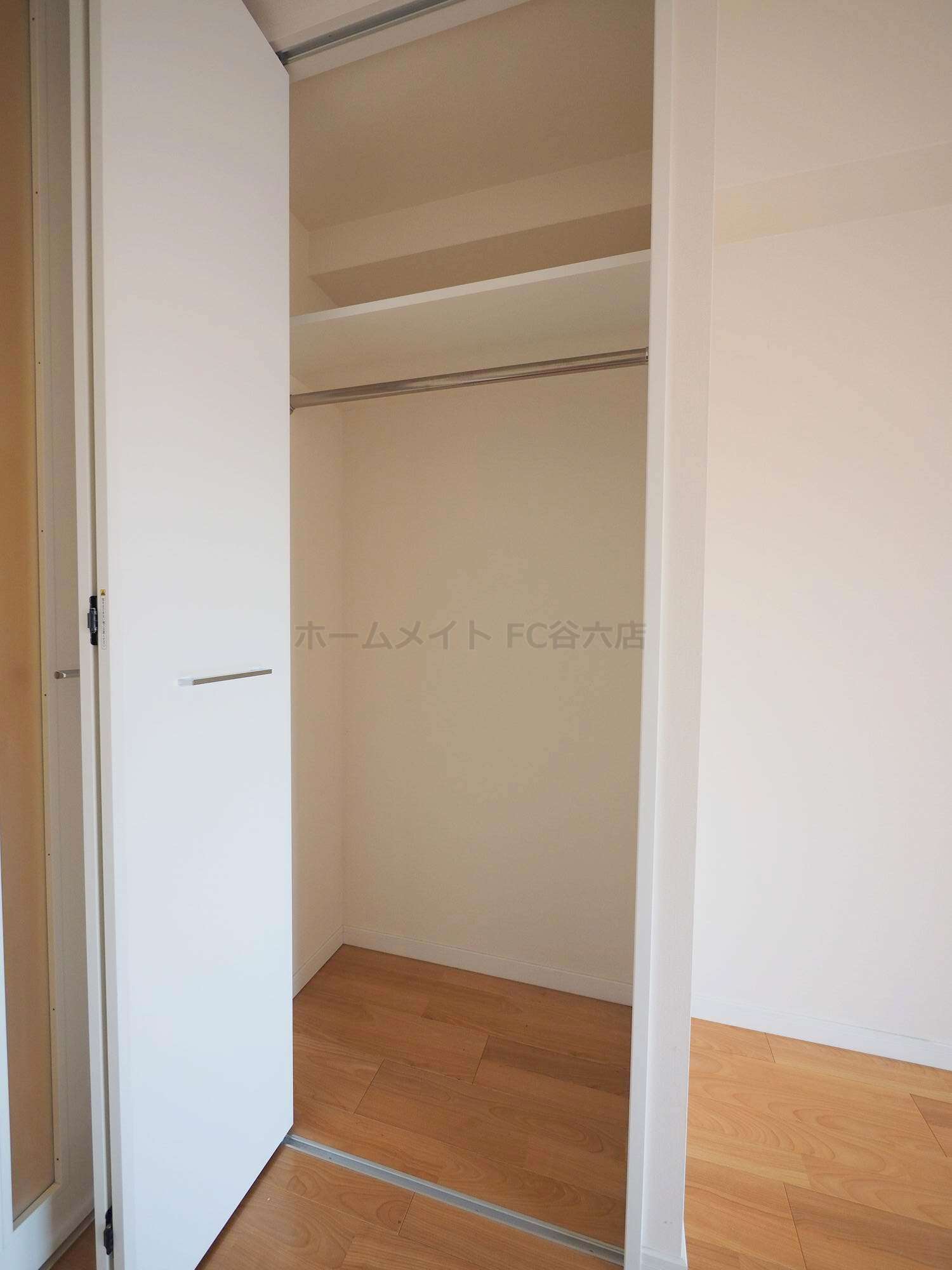 収納　エスライズ梅田DOSHIN