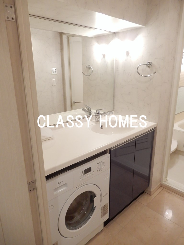 洗面設備　2004年竣工　グランド・ガーラ三田：洗面台