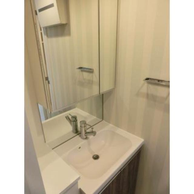 洗面設備　※写真は同タイプ住戸です。