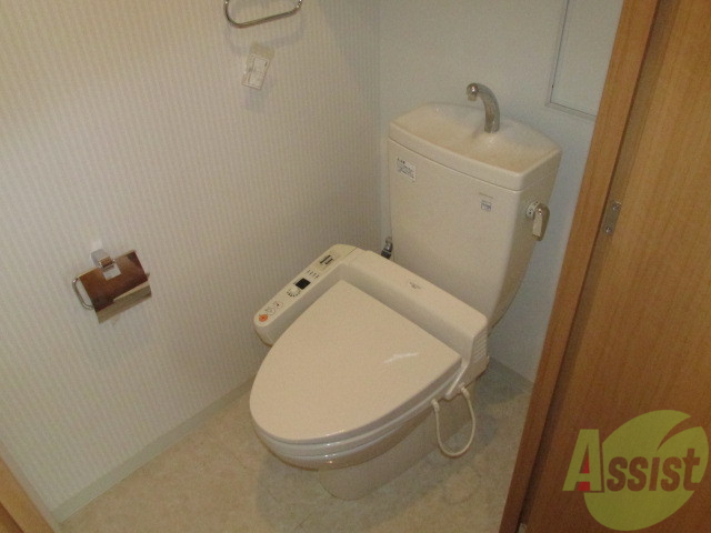 トイレ　ウォシュレットつきのきれいなトイレです