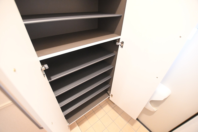 収納　シューズボックス