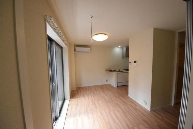 居室・リビング　ゆったりリビングでくつろげますね