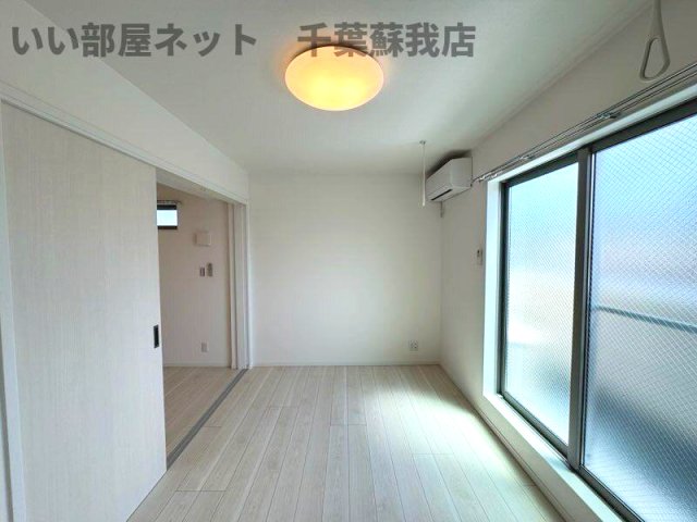 その他部屋・スペース　明るい洋室です