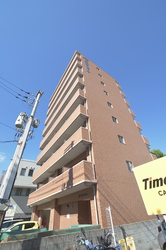 建物外観　周りが開けていて綺麗な外観♪