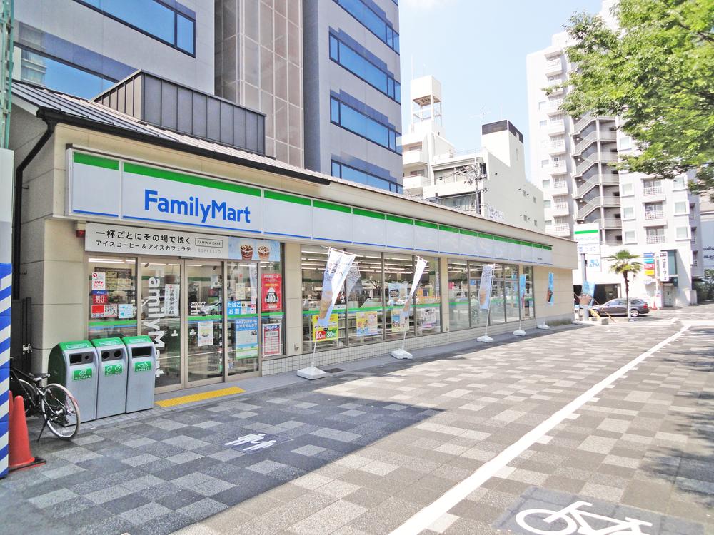 コンビニ　ファミリーマート 御池西洞院店（コンビニ）まで360m