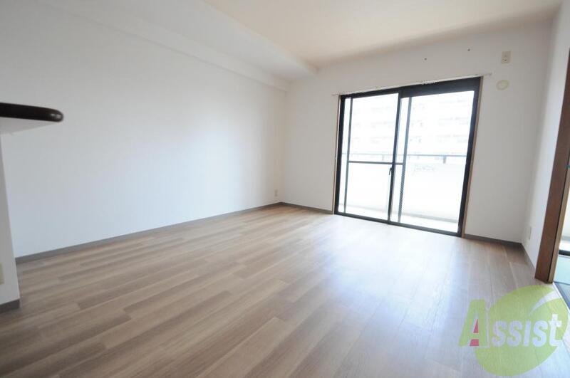 居室・リビング　広いリビングはご家族全員がリラックスできる空間です。