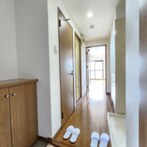 玄関　※別号室参考写真※