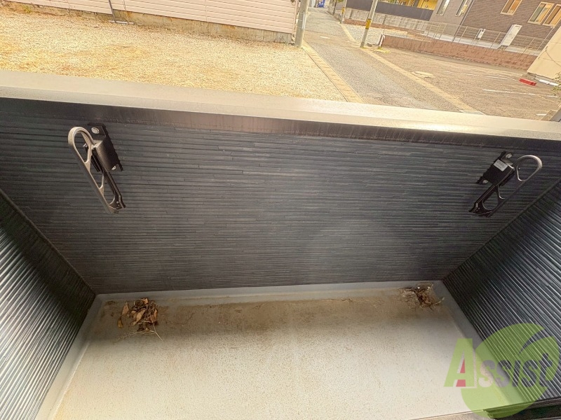 バルコニー　バルコニーにも洗濯物を干すとこがあるのは嬉しいですね。